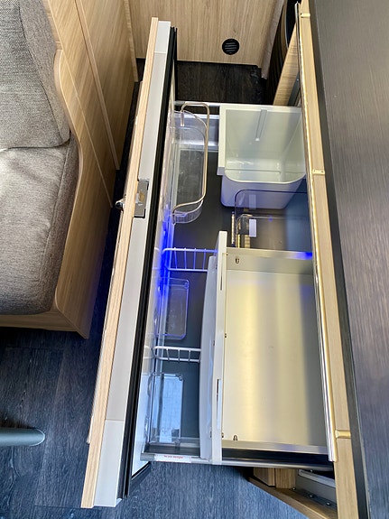 Caravelair Alba Style 426 Family | Gulvvarme | Dusjmulighet | Ny markise | Solcelleanlegg 20 of 30