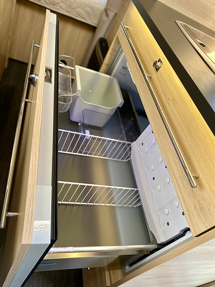 Caravelair Alba Style 426 Family | Gulvvarme | Dusjmulighet | Ny markise | Solcelleanlegg 19 of 30