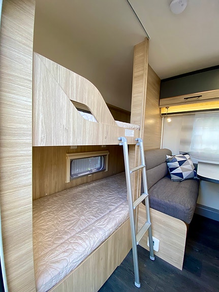 Caravelair Alba Style 426 Family | Gulvvarme | Dusjmulighet | Ny markise | Solcelleanlegg 14 of 30