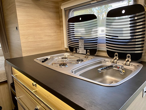 Caravelair Alba Style 426 Family | Gulvvarme | Dusjmulighet | Ny markise | Solcelleanlegg 18 of 30