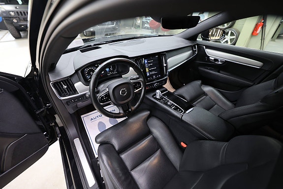 Volvo S90 27 of 30