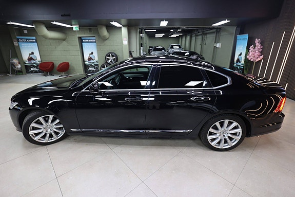 Volvo S90 14 of 30