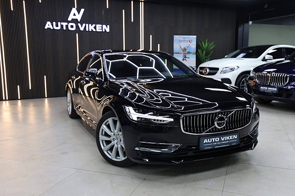 Volvo S90 2 of 30