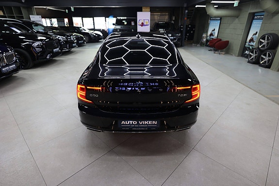 Volvo S90 16 of 30
