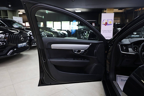Volvo S90 23 of 30