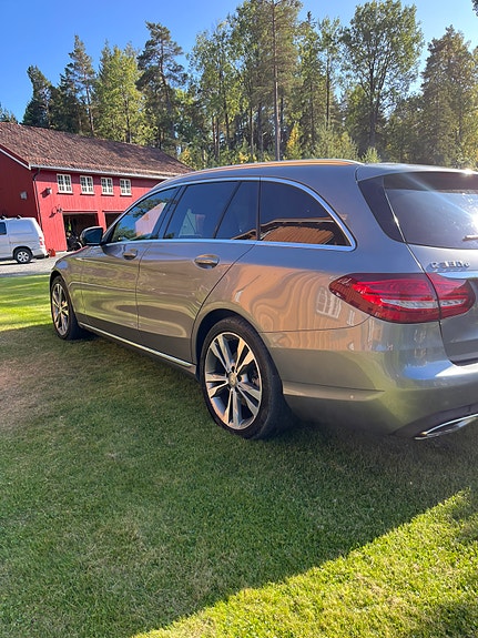 Mercedes-Benz C350 e 4 of 10