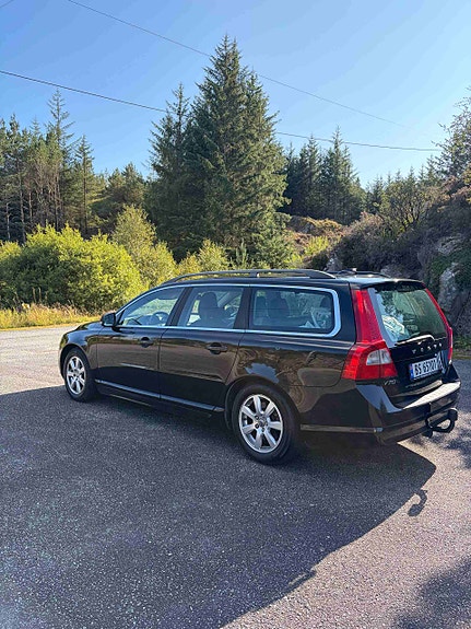 Volvo V70 3 of 12