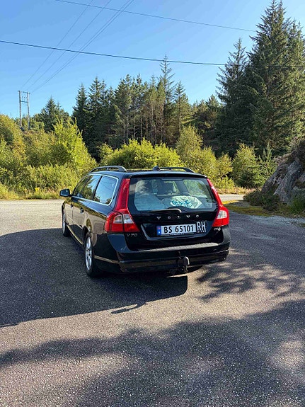 Volvo V70 4 of 12