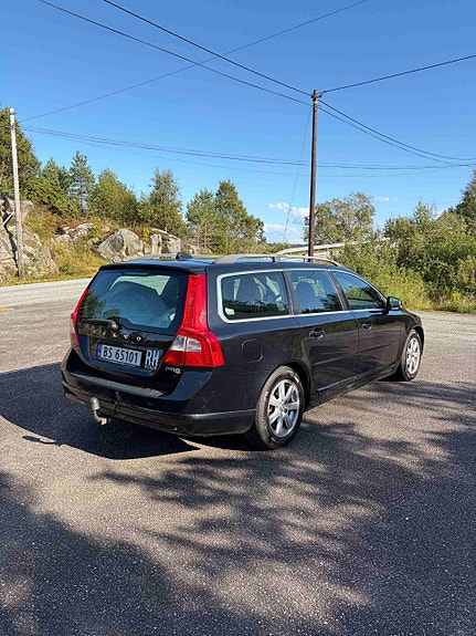 Volvo V70 5 of 12