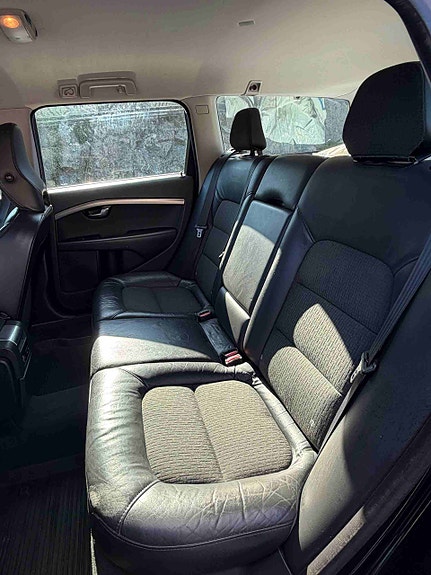 Volvo V70 11 of 12