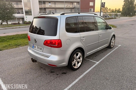 Volkswagen Touran 4 of 10