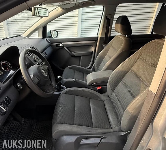 Volkswagen Touran 5 of 10