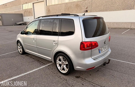 Volkswagen Touran 3 of 10