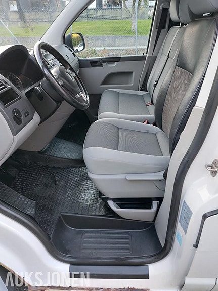 Volkswagen Transporter 10 of 27