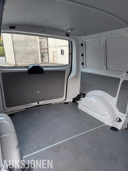 Volkswagen Transporter 19 of 27