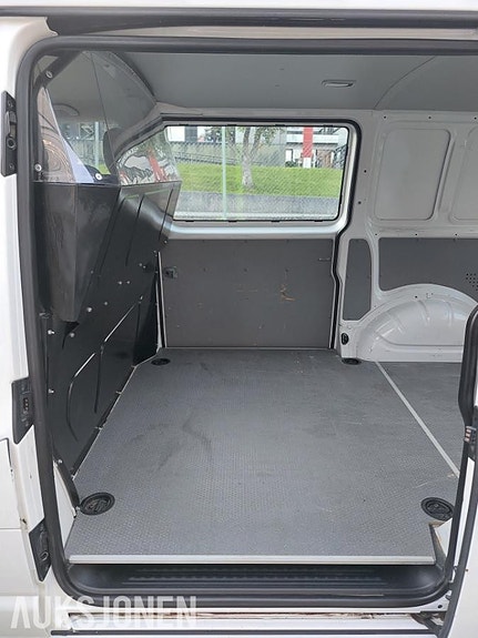 Volkswagen Transporter 14 of 27