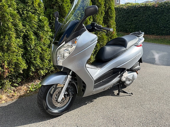 Honda 125 Silver Wing 21 of 22
