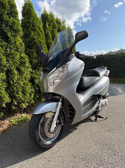 Honda 125 Silver Wing 12 of 22