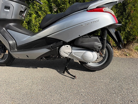 Honda 125 Silver Wing 22 of 22