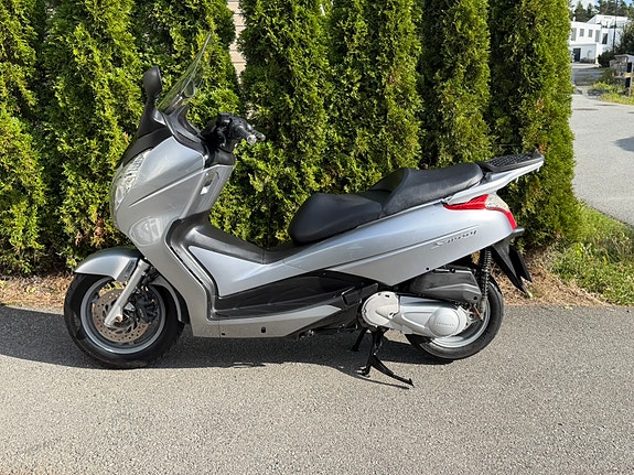 Honda 125 Silver Wing 20 of 22
