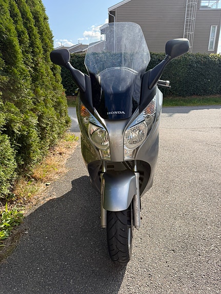 Honda 125 Silver Wing 17 of 22