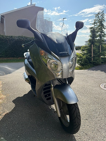 Honda 125 Silver Wing 11 of 22