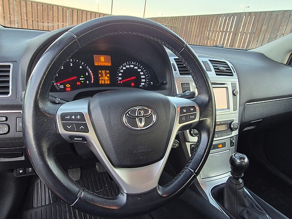 Toyota Avensis 17 of 29