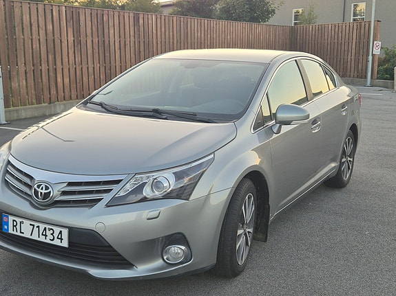 Toyota Avensis 2 of 29