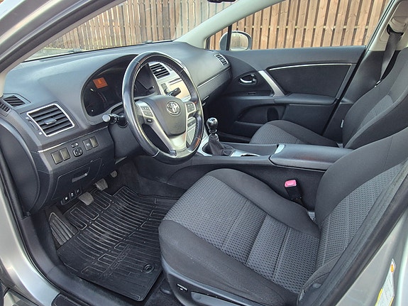 Toyota Avensis 22 of 29