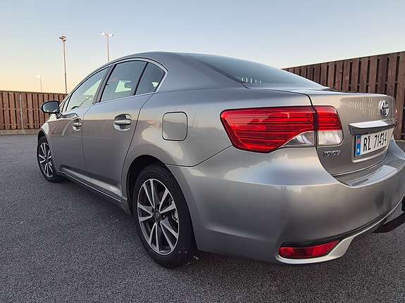 Toyota Avensis 9 of 29