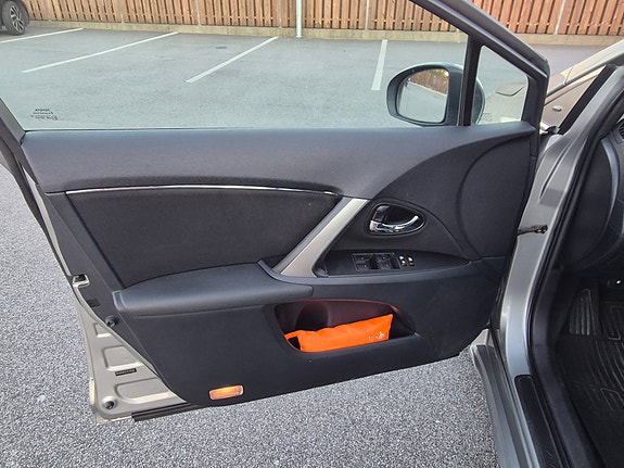 Toyota Avensis 20 of 29