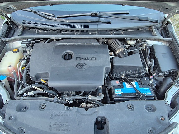 Toyota Avensis 27 of 29