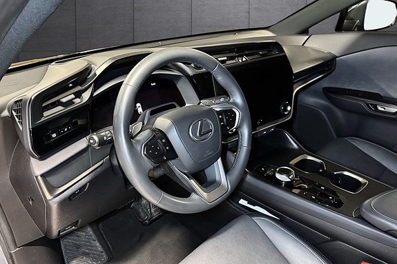 Lexus RZ450e 15 of 24