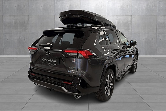 Toyota RAV4 Plug-in Hybrid 4 of 28