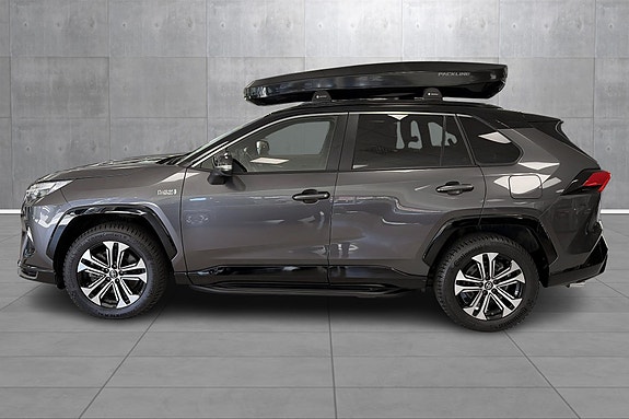 Toyota RAV4 Plug-in Hybrid 2 of 28