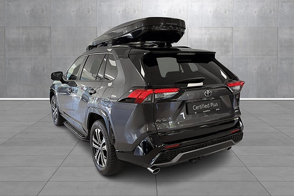 Toyota RAV4 Plug-in Hybrid 3 of 28