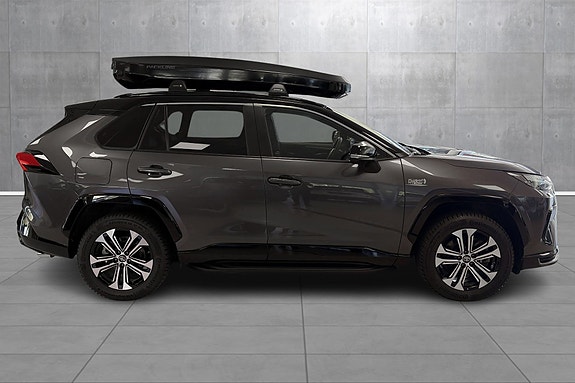 Toyota RAV4 Plug-in Hybrid 6 of 28