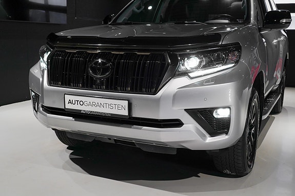 Toyota Land Cruiser 25 of 30