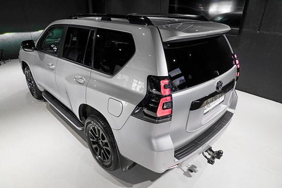 Toyota Land Cruiser 22 of 30