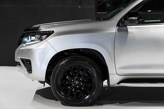 Toyota Land Cruiser 4 of 30