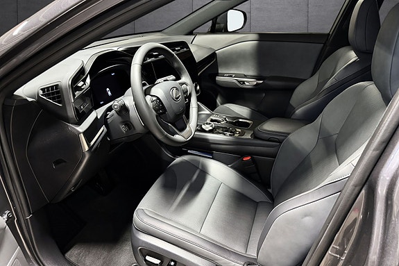 Lexus RZ450e 10 of 22