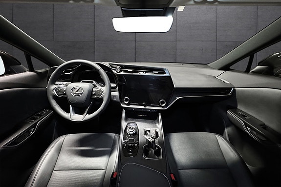 Lexus RZ450e 9 of 22