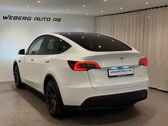 Tesla Model Y 7 of 23