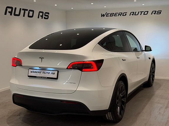 Tesla Model Y 5 of 23