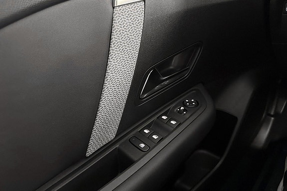 Citroen E-C4 X 17 of 30