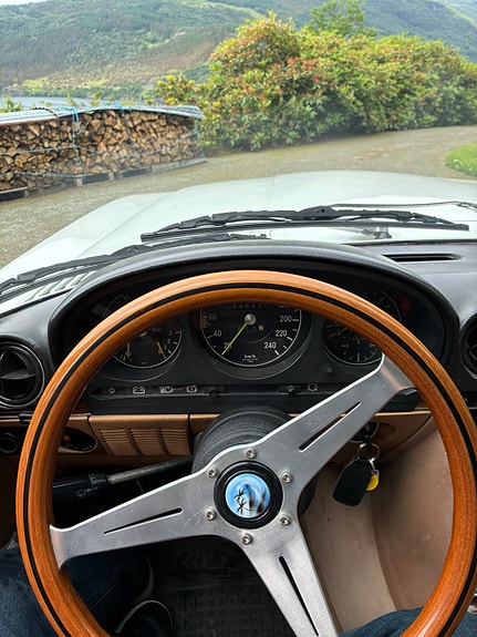 Mercedes-Benz SL280 13 of 18