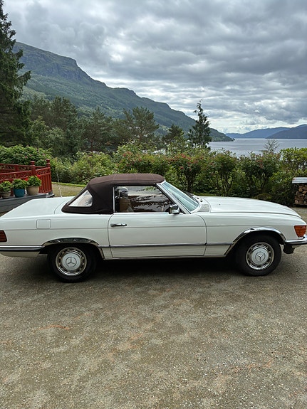 Mercedes-Benz SL280 3 of 18