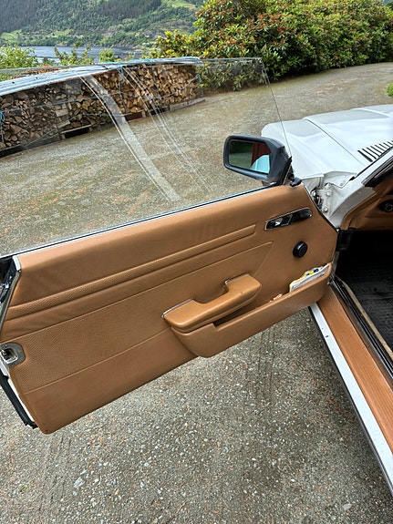 Mercedes-Benz SL280 12 of 18