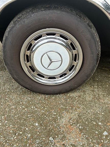 Mercedes-Benz SL280 10 of 18