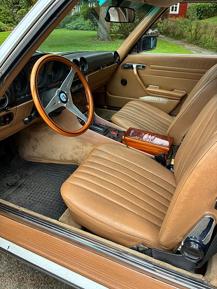 Mercedes-Benz SL280 11 of 18